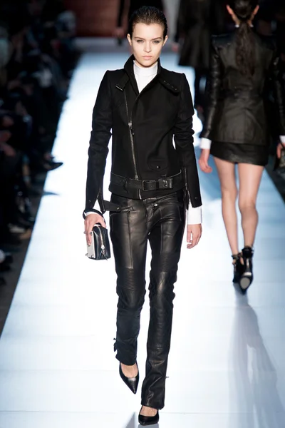 Look 8
